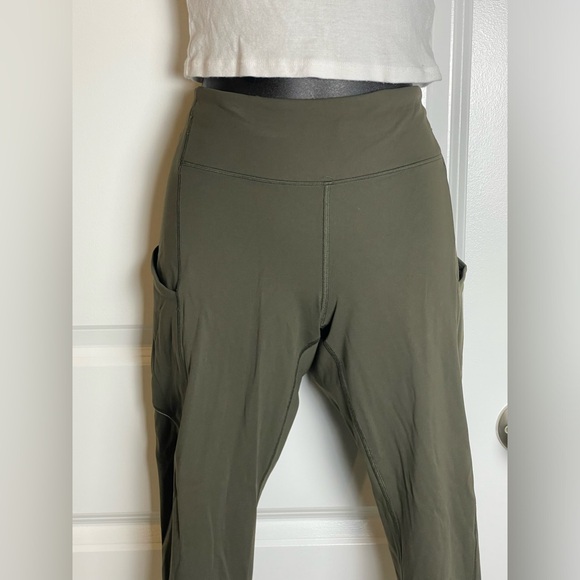 Lululemon - Picture 2 of 7